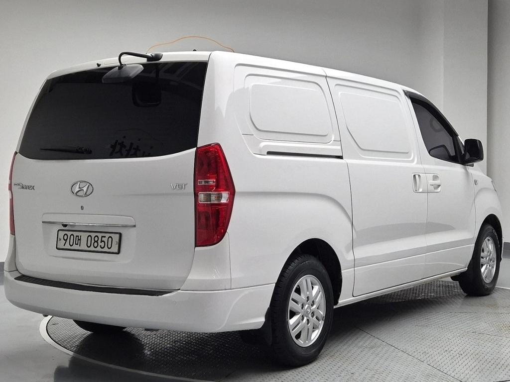 2019 HYUNDAI THE NEW GRAND STAREX 
