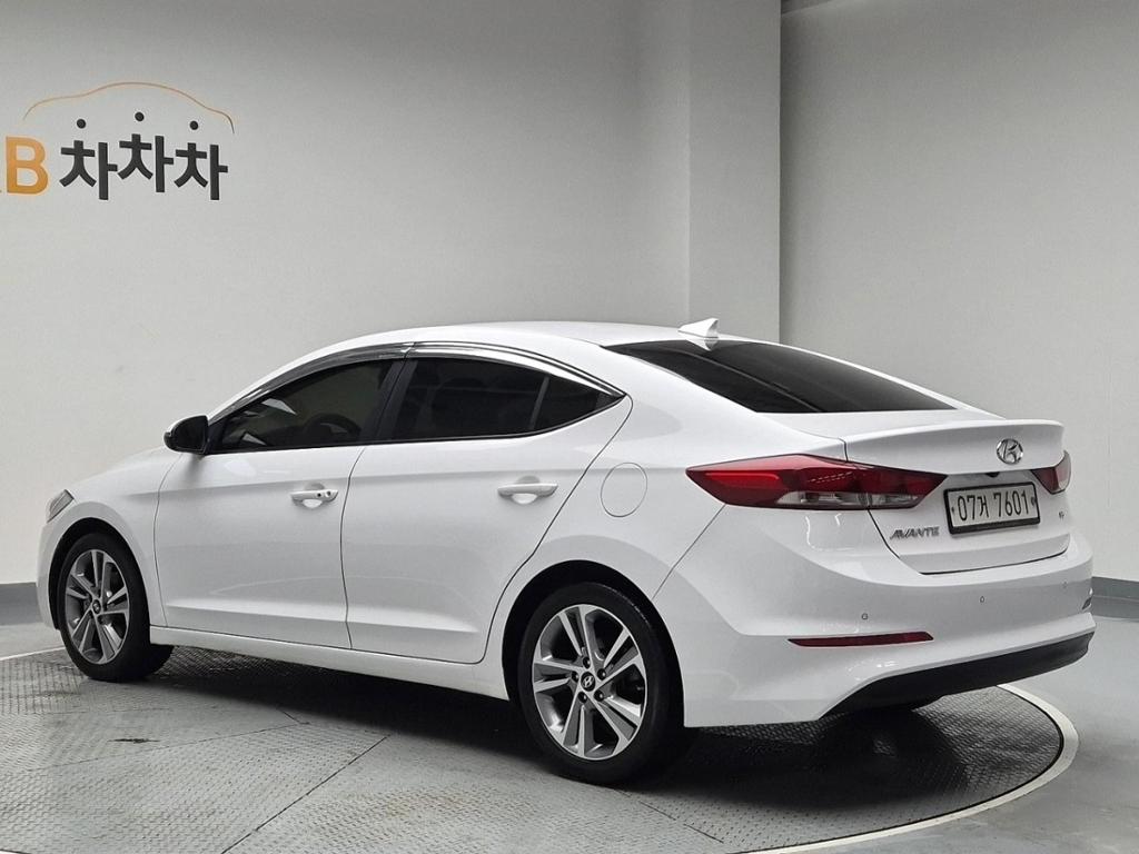 2018 HYUNDAI AVANTE AD 
