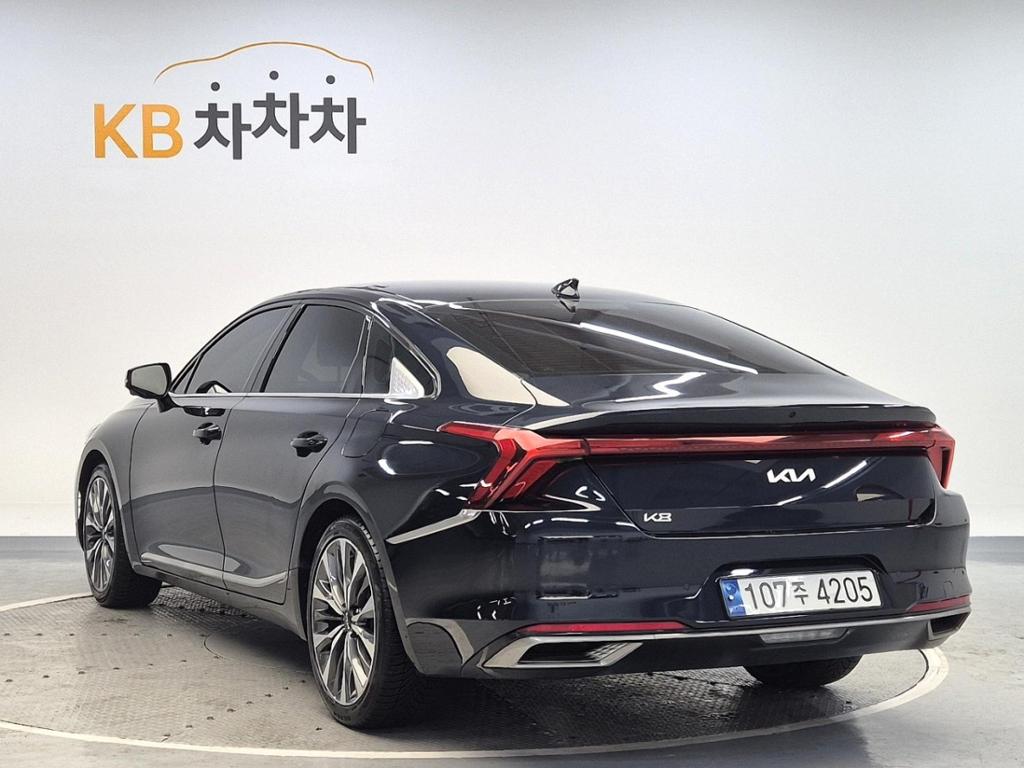 2022 KIA K8 