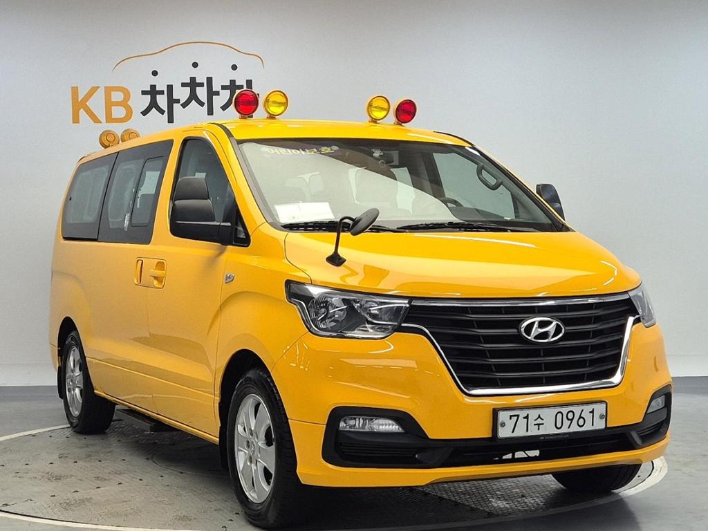 2019 HYUNDAI THE NEW GRAND STAREX 