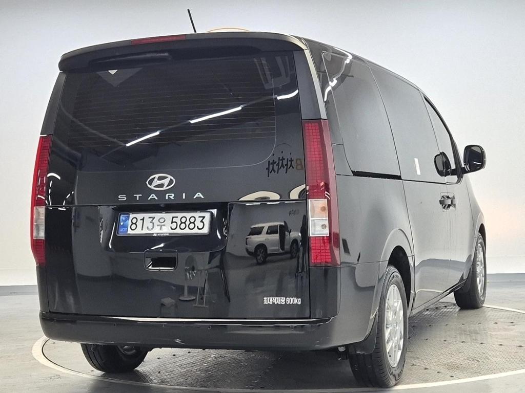 2023 HYUNDAI STARIA 