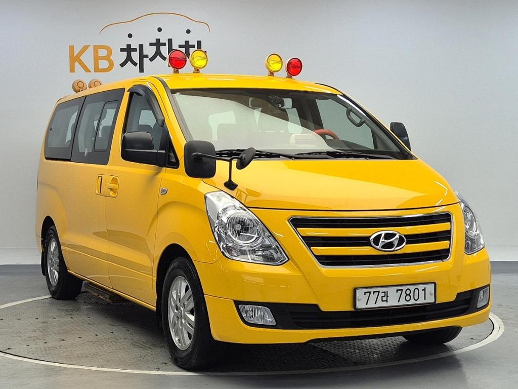 2018 HYUNDAI GRAND STAREX 