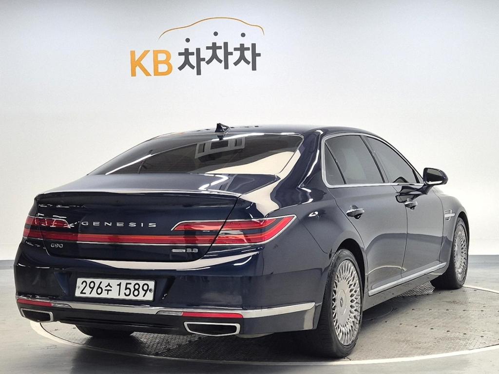 2020 GENESIS G90 