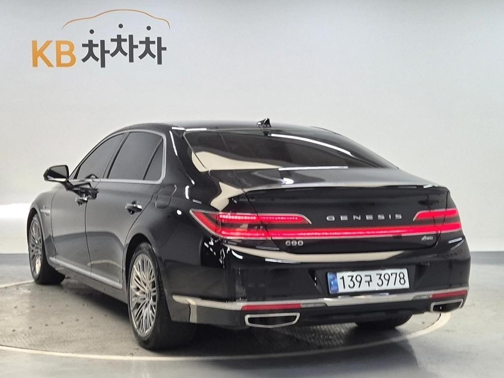 2021 GENESIS G90 