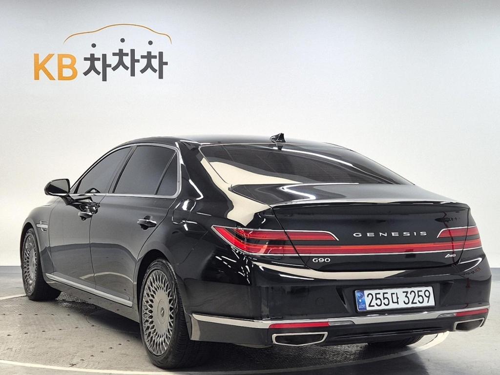 2021 GENESIS G90 