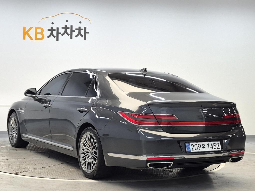 2021 GENESIS G90 