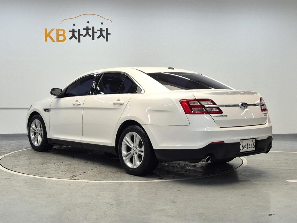 2015 FORD TAURUS (6G) 
