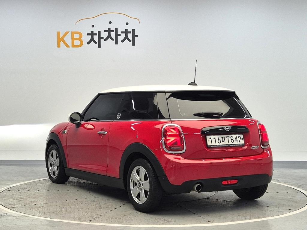 2020 MINI COOPER 