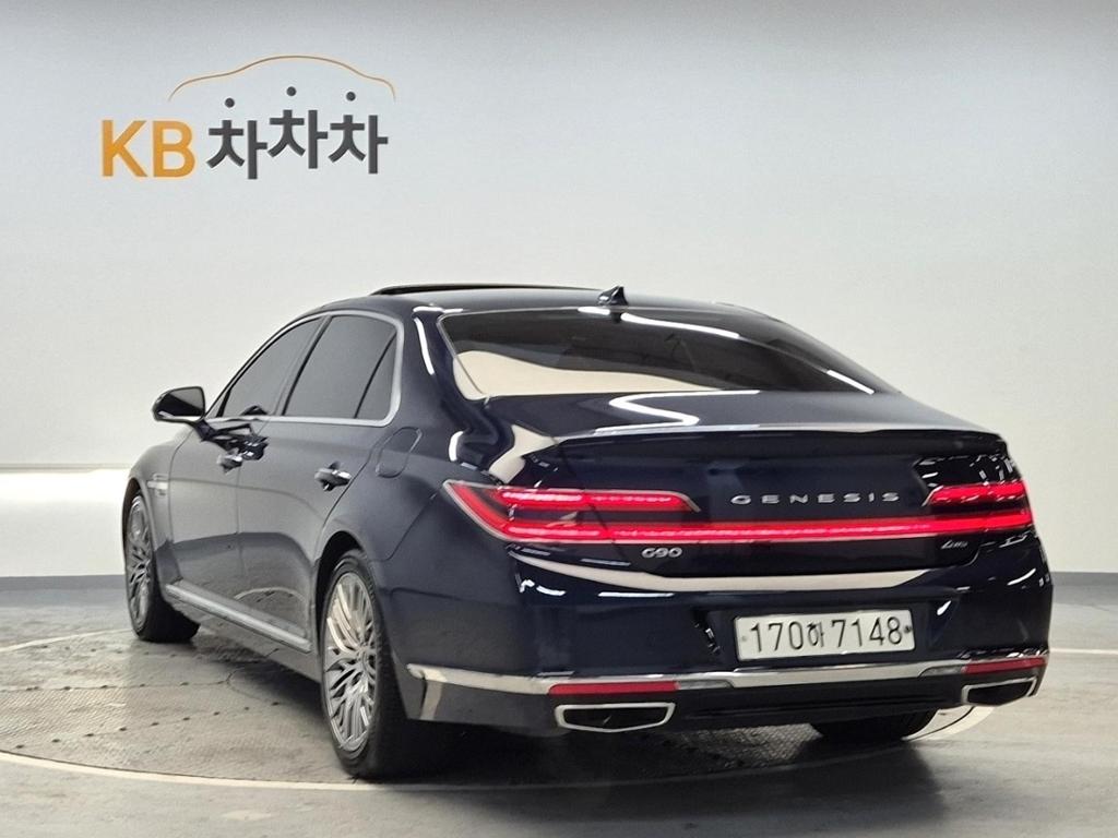 2021 GENESIS G90 