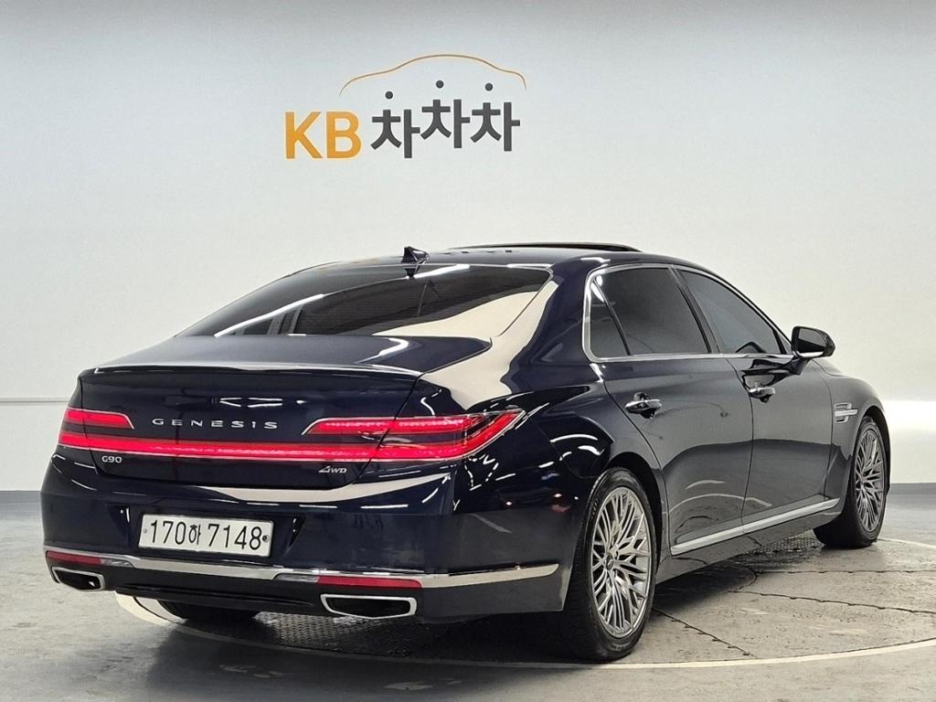 2021 GENESIS G90 