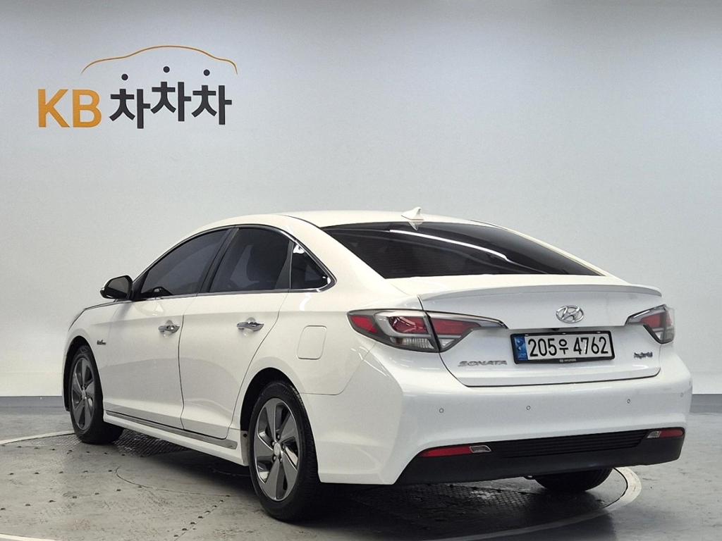 2016 HYUNDAI LF SONATA HYBRID 