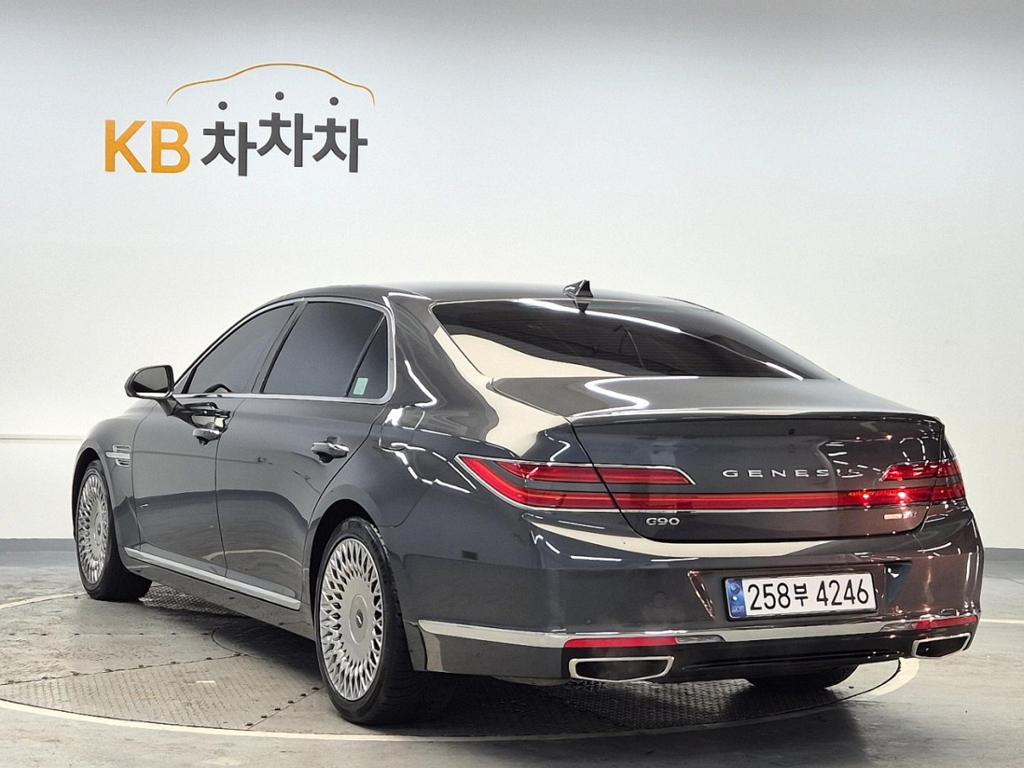 2020 GENESIS G90 