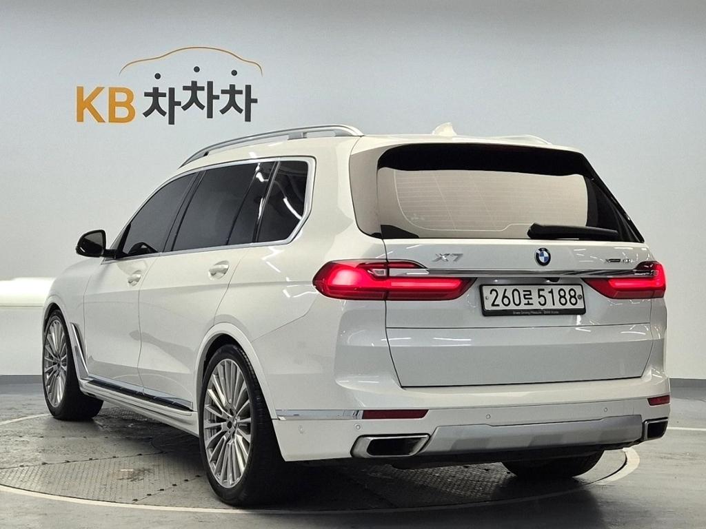 2020 BMW X7 