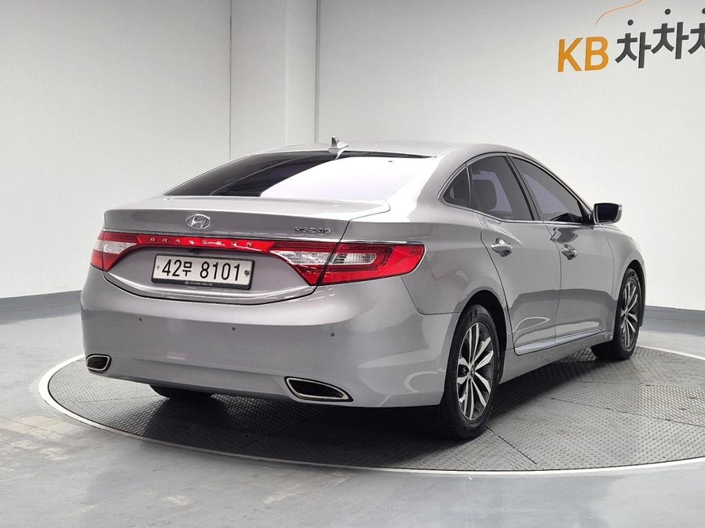 2011 HYUNDAI GRANDEUR HG 