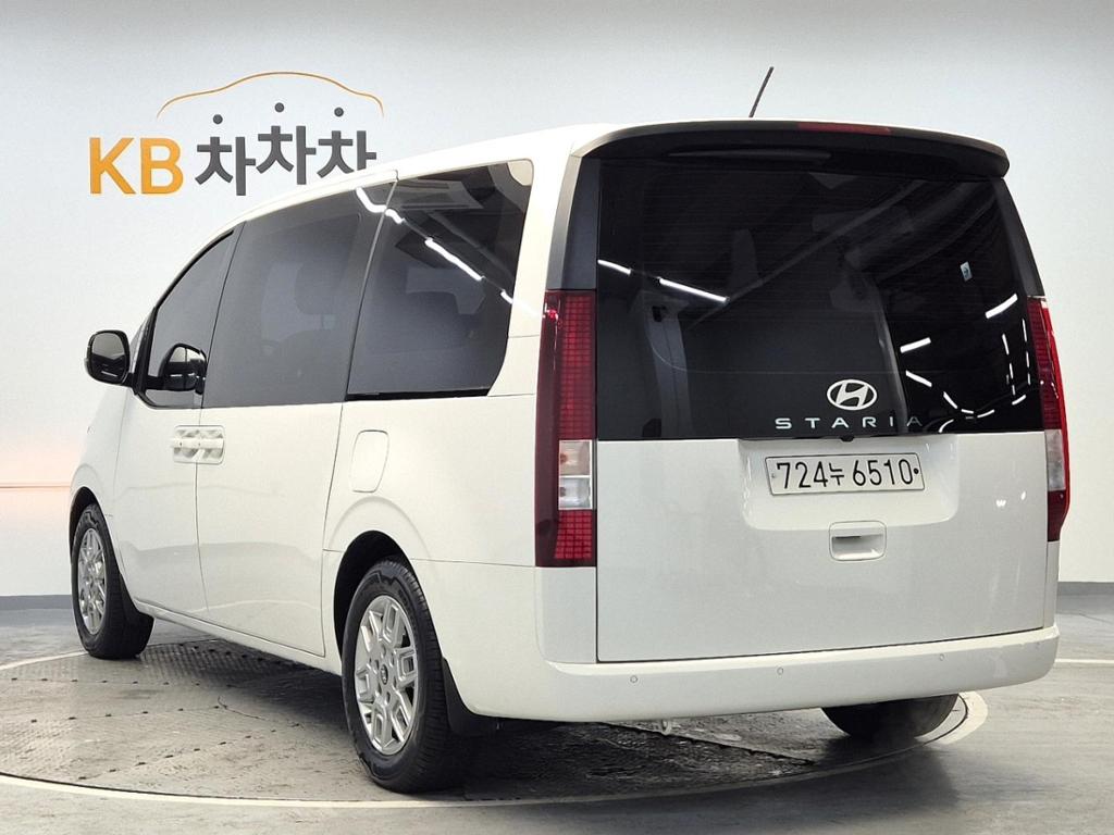 2025 HYUNDAI STARIA 