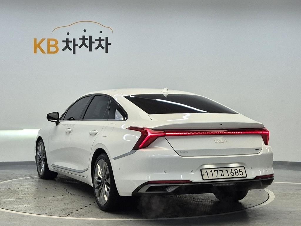 2022 KIA K8 
