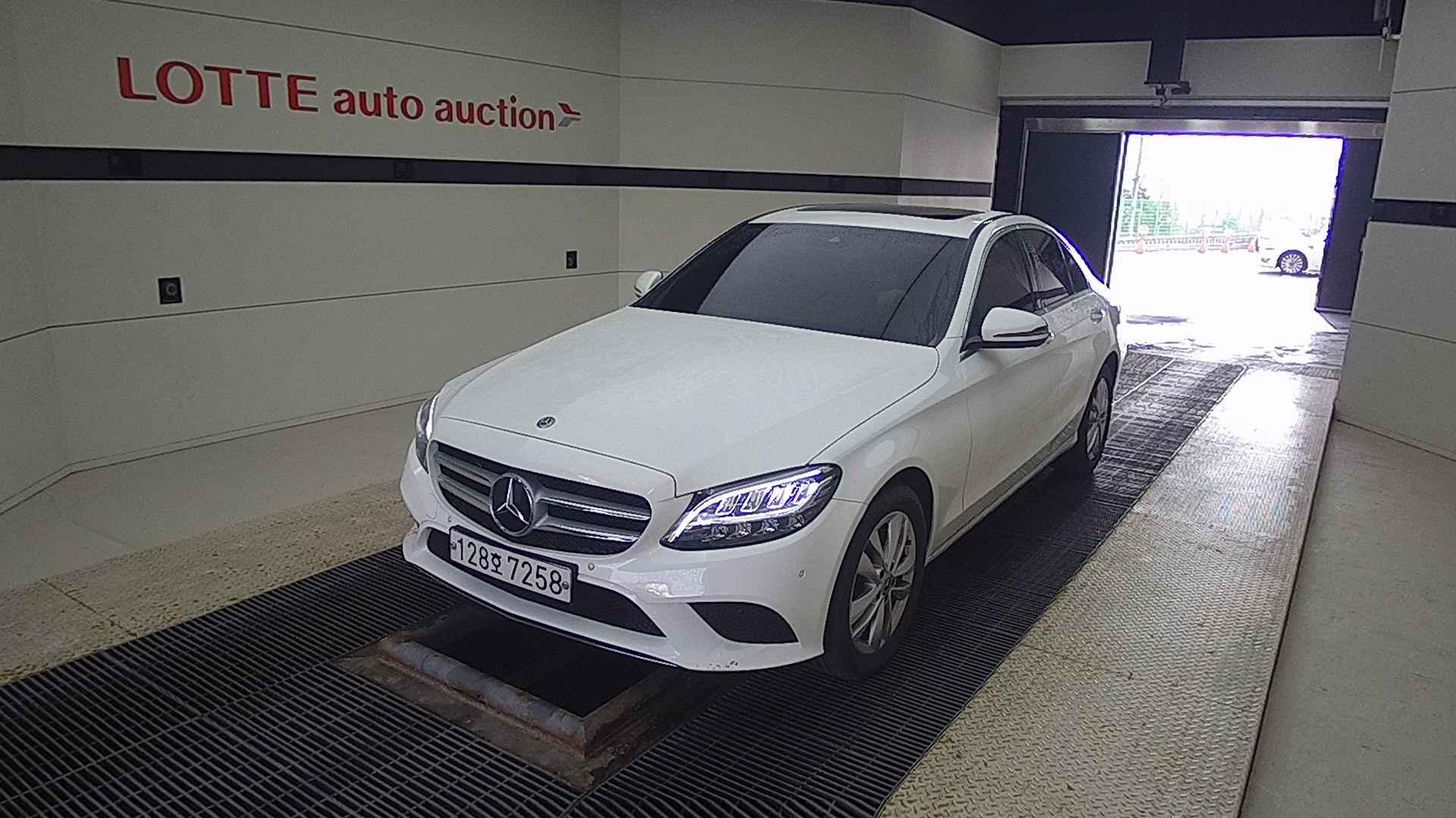 2020 BENZ C CLASS (4Gen) C200Avantgarde