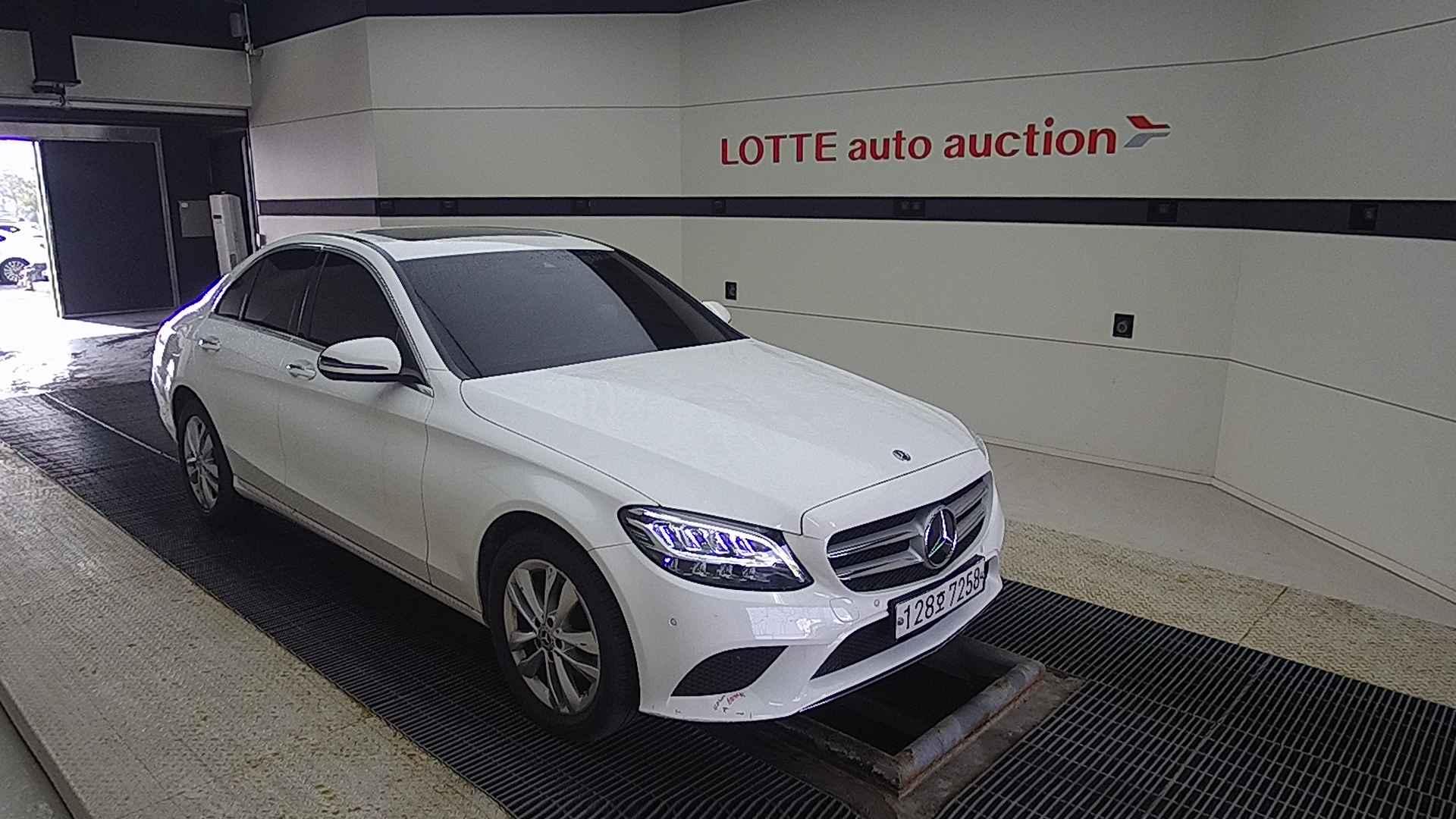 2020 BENZ C CLASS (4Gen) C200Avantgarde
