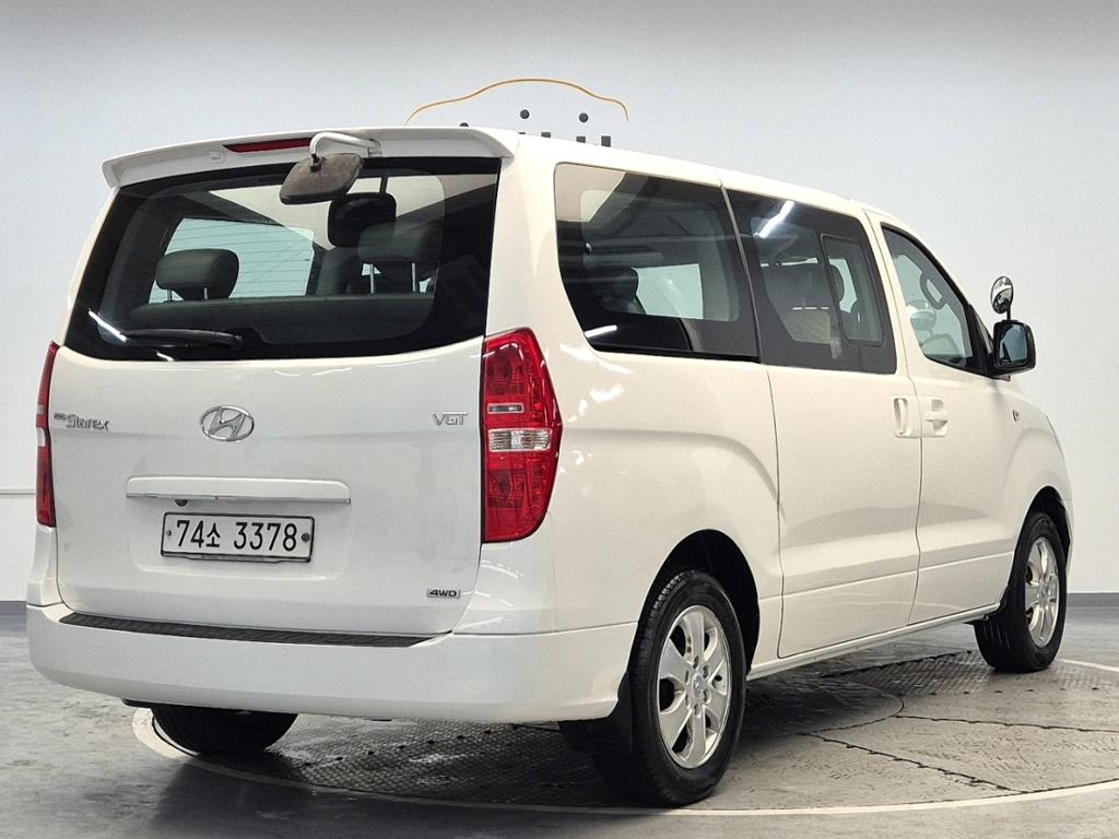 2014 HYUNDAI GRAND STAREX 