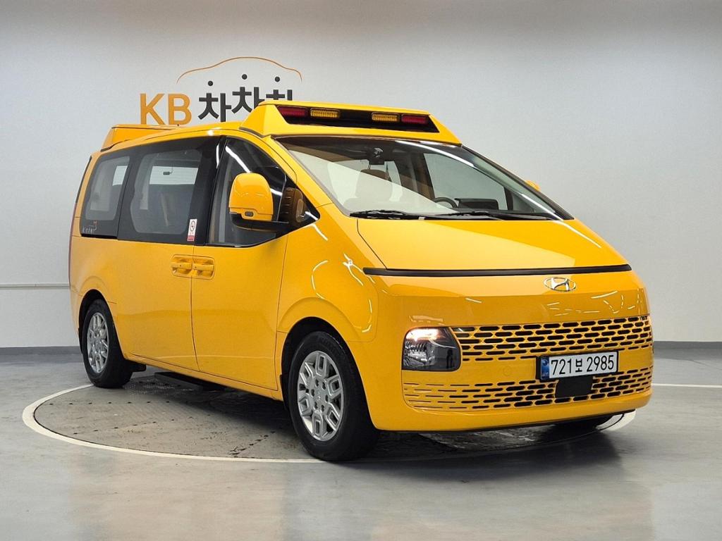 2022 HYUNDAI STARIA 