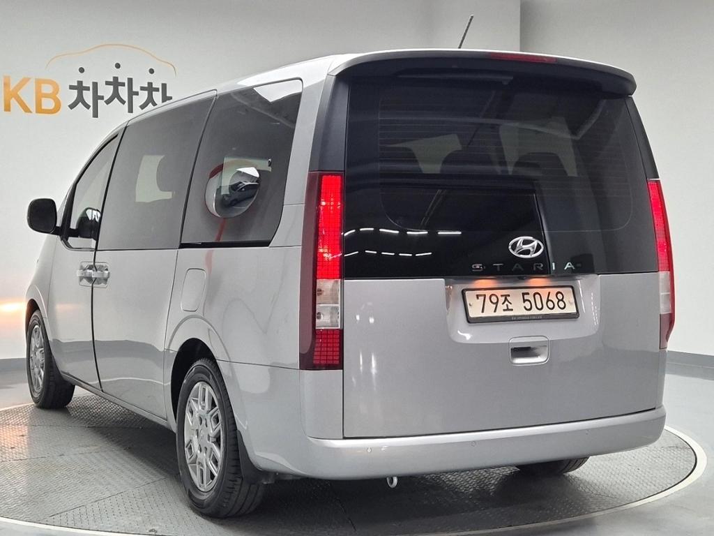 2022 HYUNDAI STARIA 