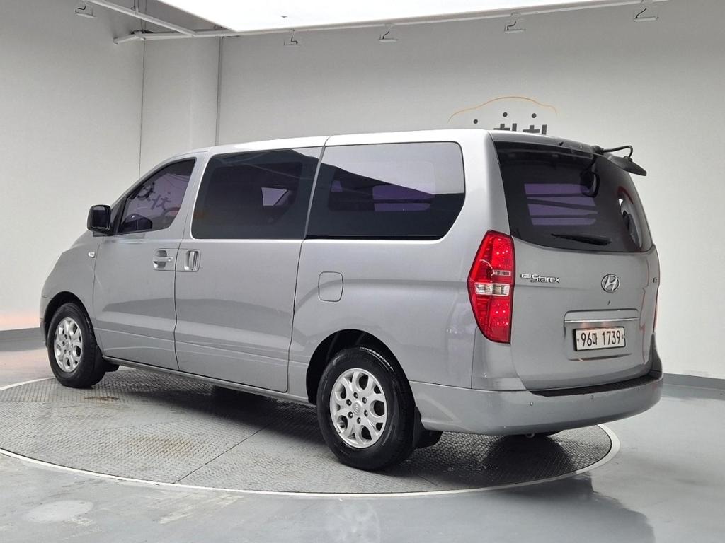 2015 HYUNDAI GRAND STAREX 