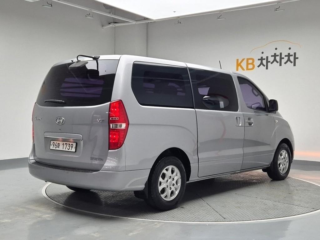 2015 HYUNDAI GRAND STAREX 