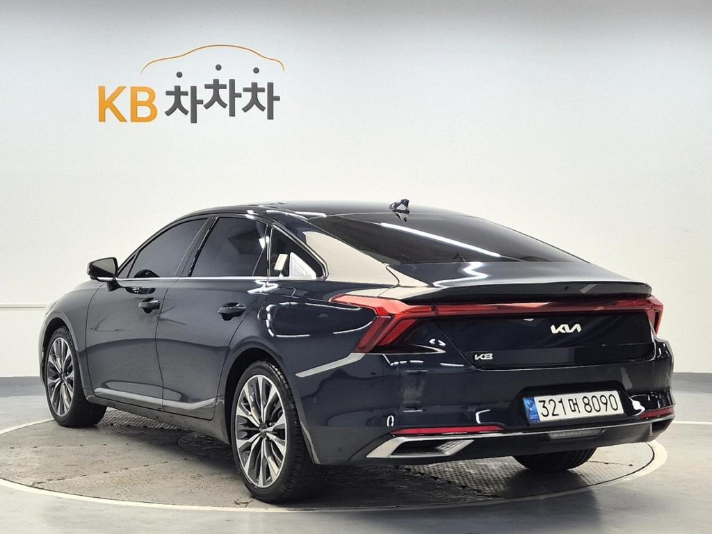 2023 KIA K8 