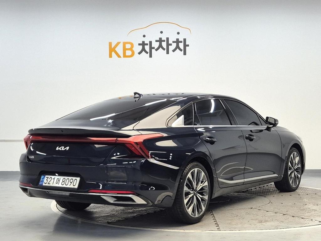 2023 KIA K8 