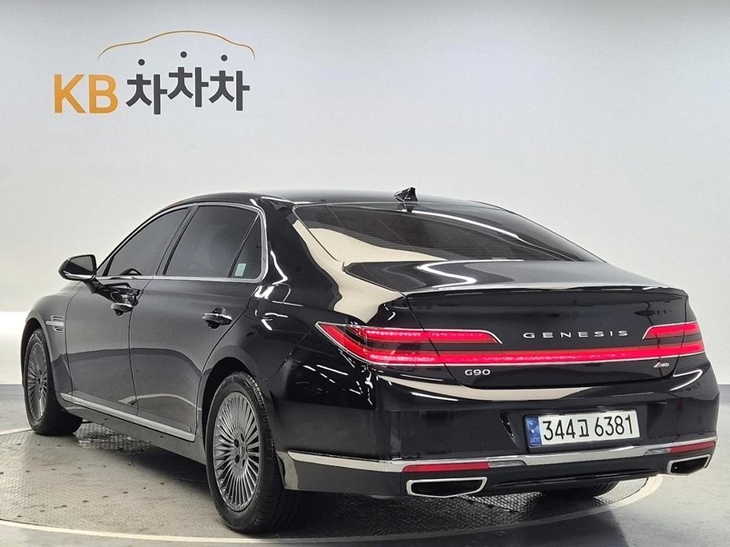 2021 GENESIS G90 