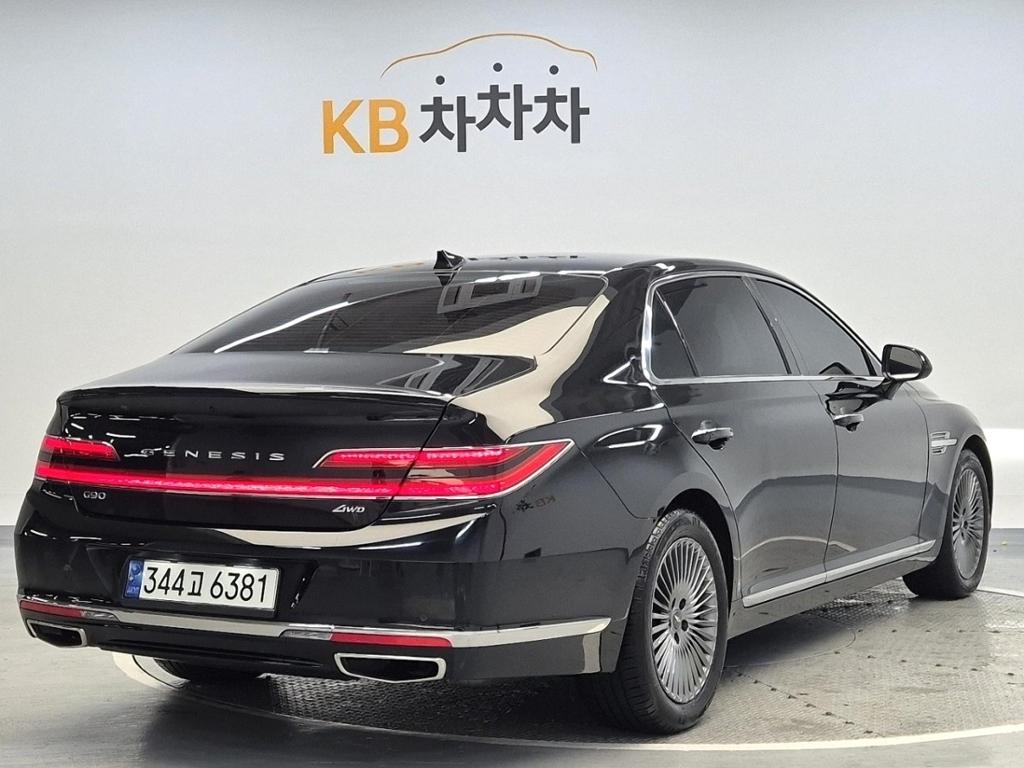2021 GENESIS G90 