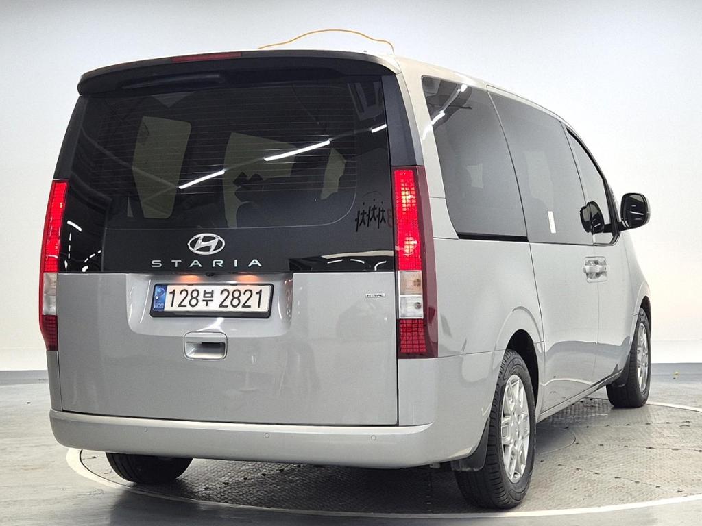 2022 HYUNDAI STARIA 