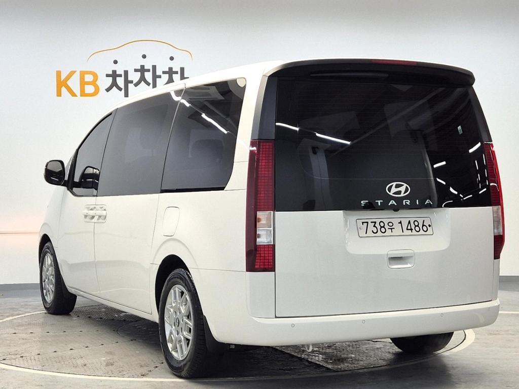 2025 HYUNDAI STARIA 