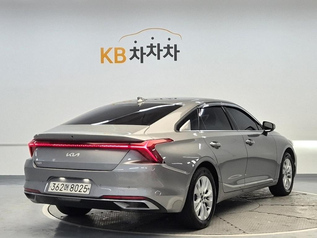 2022 KIA K8 