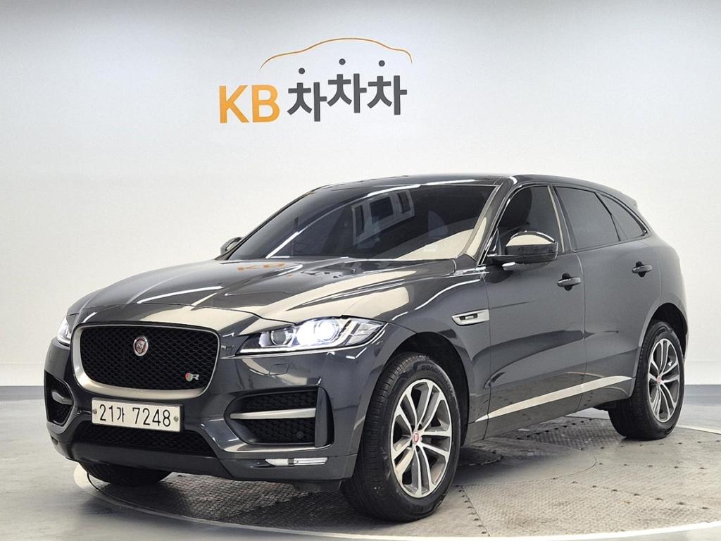 2017 JAGUAR F-PACE 