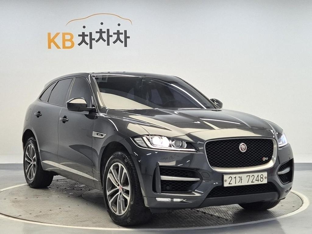 2017 JAGUAR F-PACE 