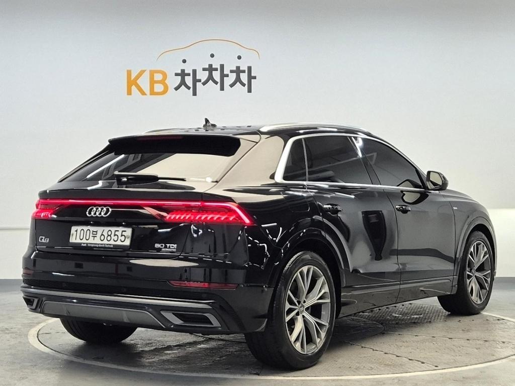 2020 AUDI Q8 