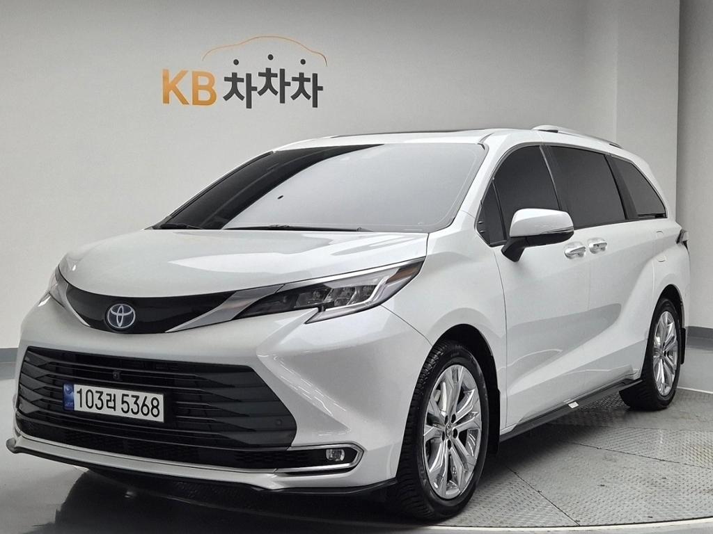 2023 TOYOTA SIENNA 