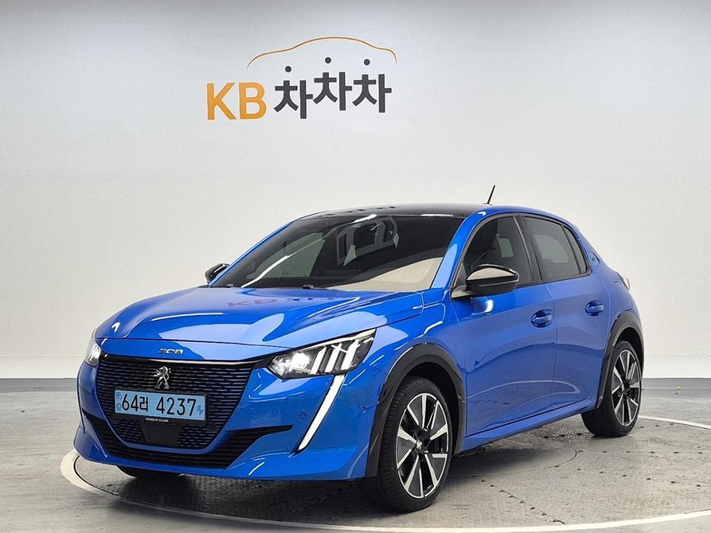 2022 PEUGEOT e-208 