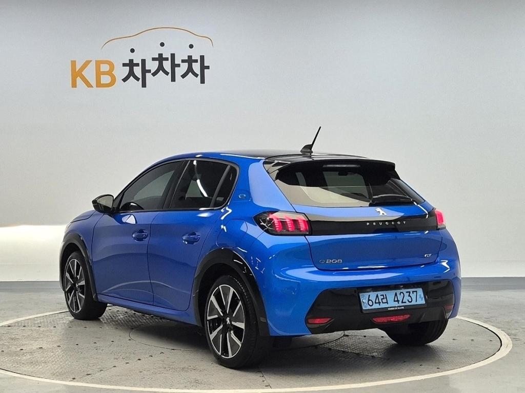 2022 PEUGEOT e-208 