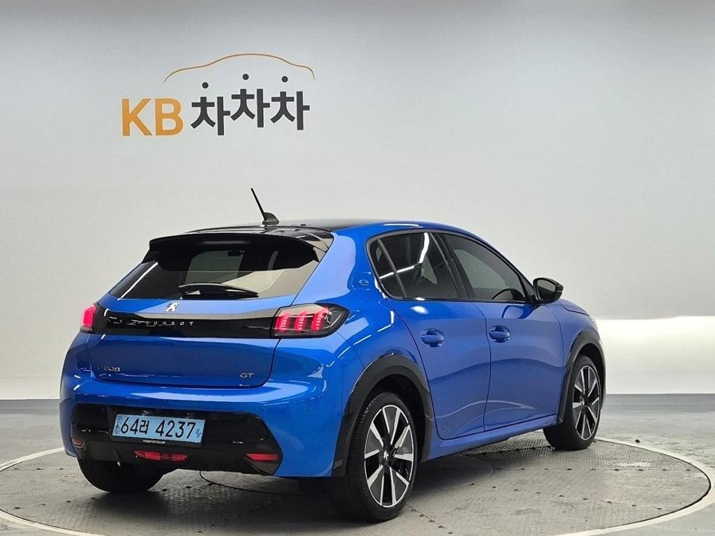 2022 PEUGEOT e-208 