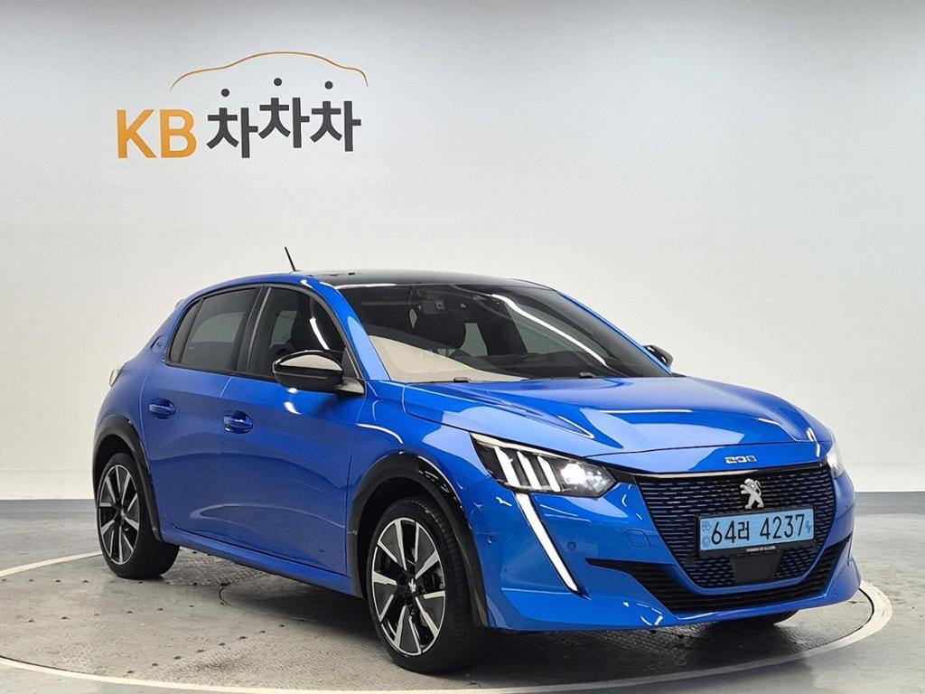 2022 PEUGEOT e-208 