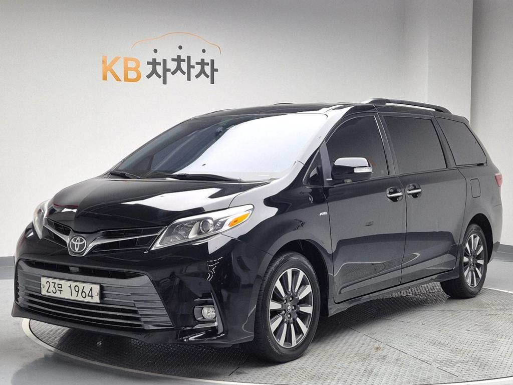2018 TOYOTA SIENNA 