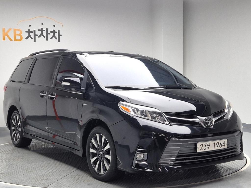 2018 TOYOTA SIENNA 