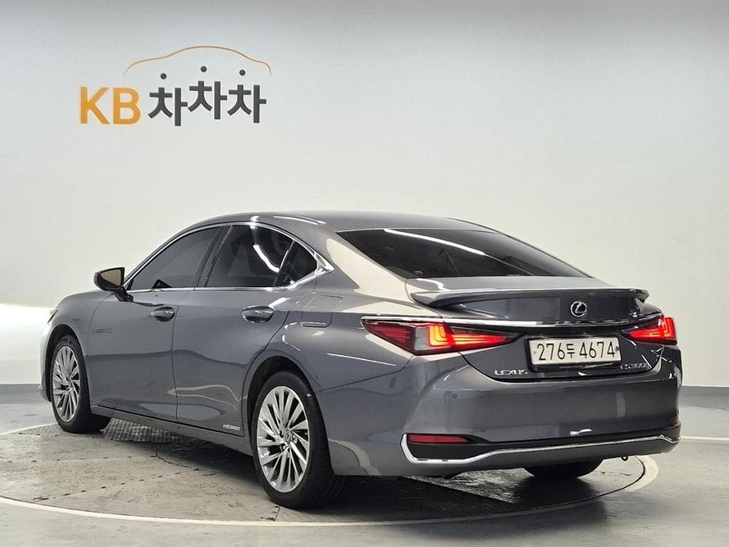 2021 LEXUS ES 