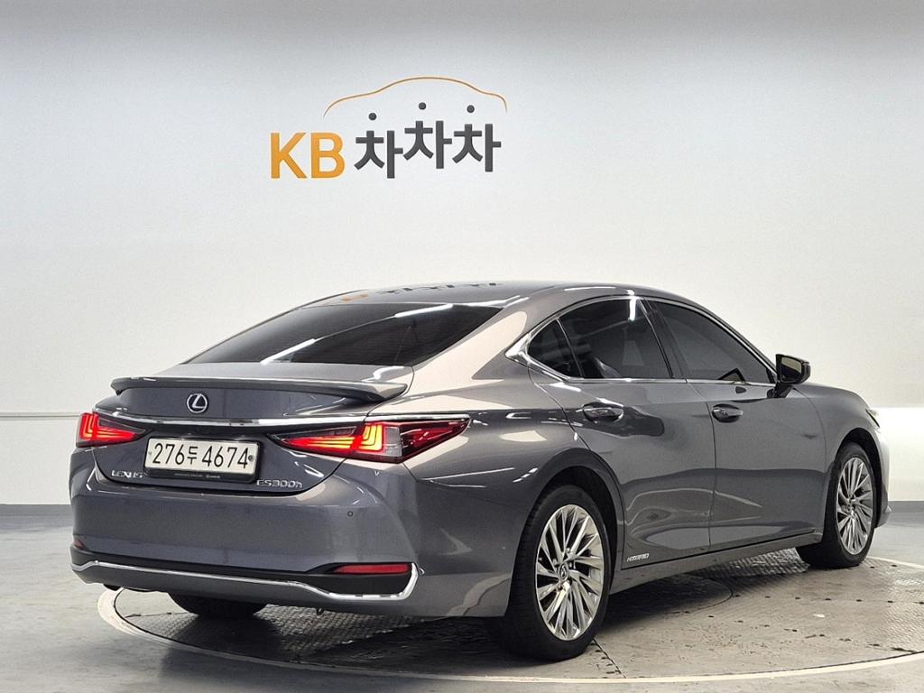 2021 LEXUS ES 