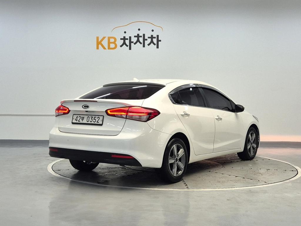 2016 KIA THE NEW K3 