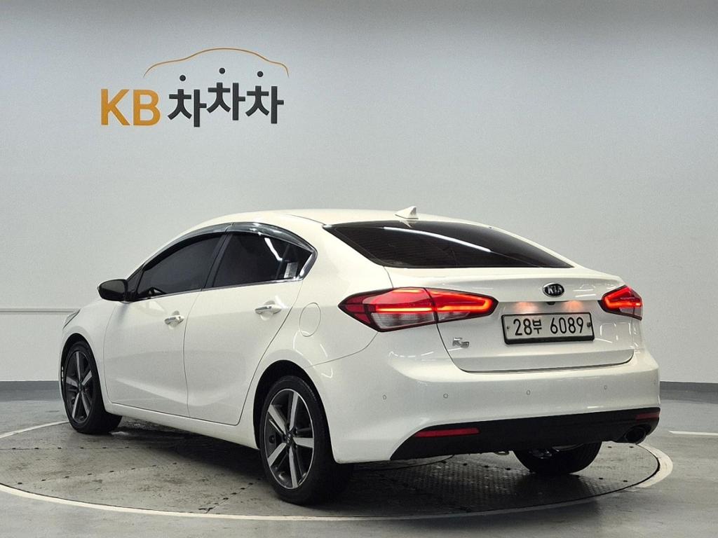 2017 KIA THE NEW K3 