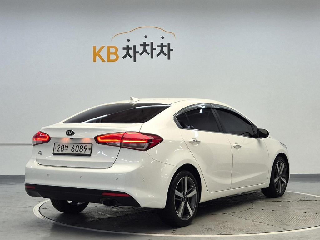 2017 KIA THE NEW K3 