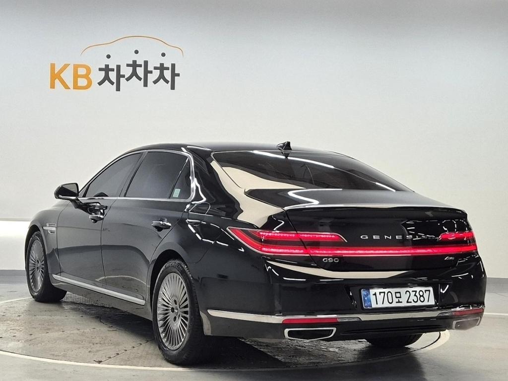 2021 GENESIS G90 
